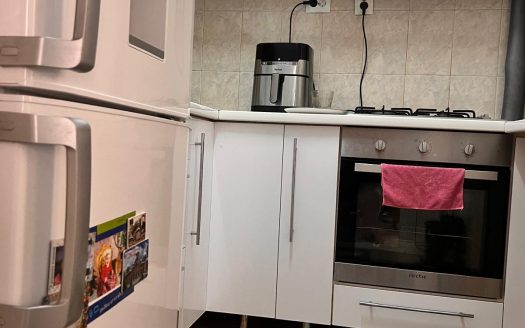 2 camere Pacurari-Canta de vanzare Cartier nou.